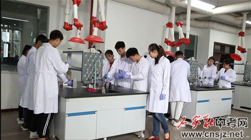 石家莊財(cái)經(jīng)商貿(mào)學(xué)校新增專業(yè)