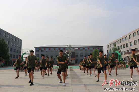 石家莊中英航空學(xué)校2019級(jí)新生軍訓(xùn)